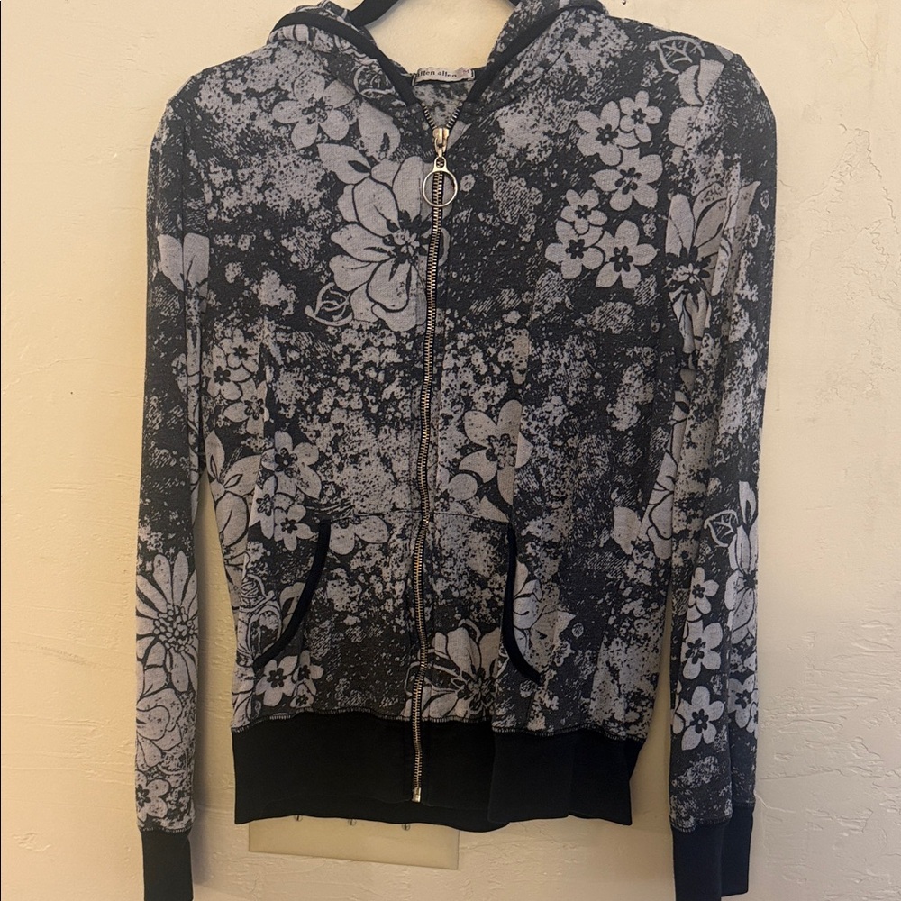 3/25 Allen Allen Black and White Textured Knit Hoodie